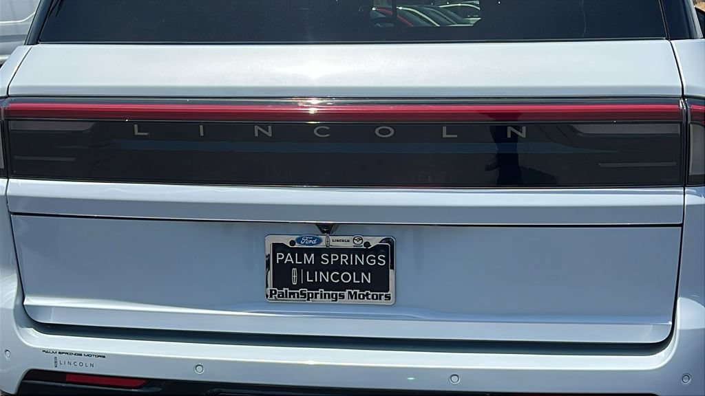 New 2026 Lincoln Navigator L Black Label AWD/4WD image 5