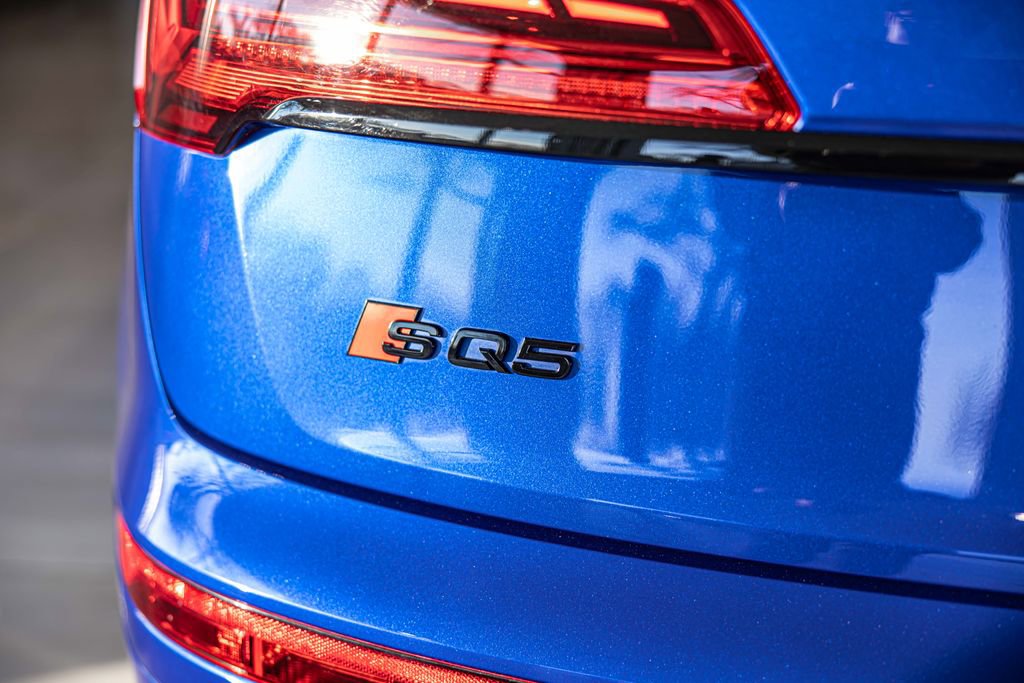 Used 2025 Audi SQ5 Premium Plus w/ Premium Plus Package image 16