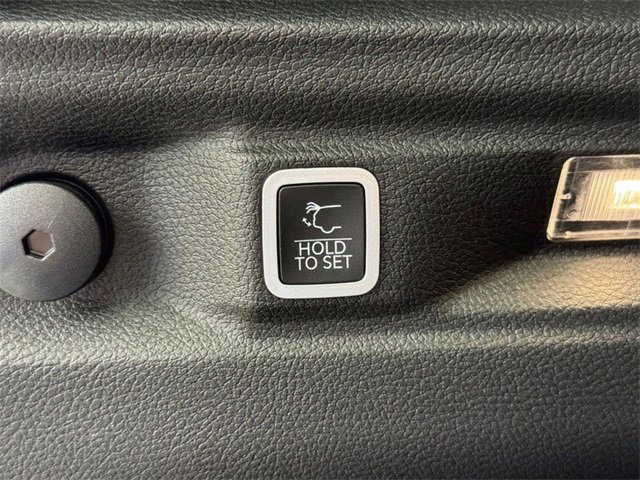 New 2025 Jeep Grand Cherokee L Limited w/ Black Appearance Package image 8