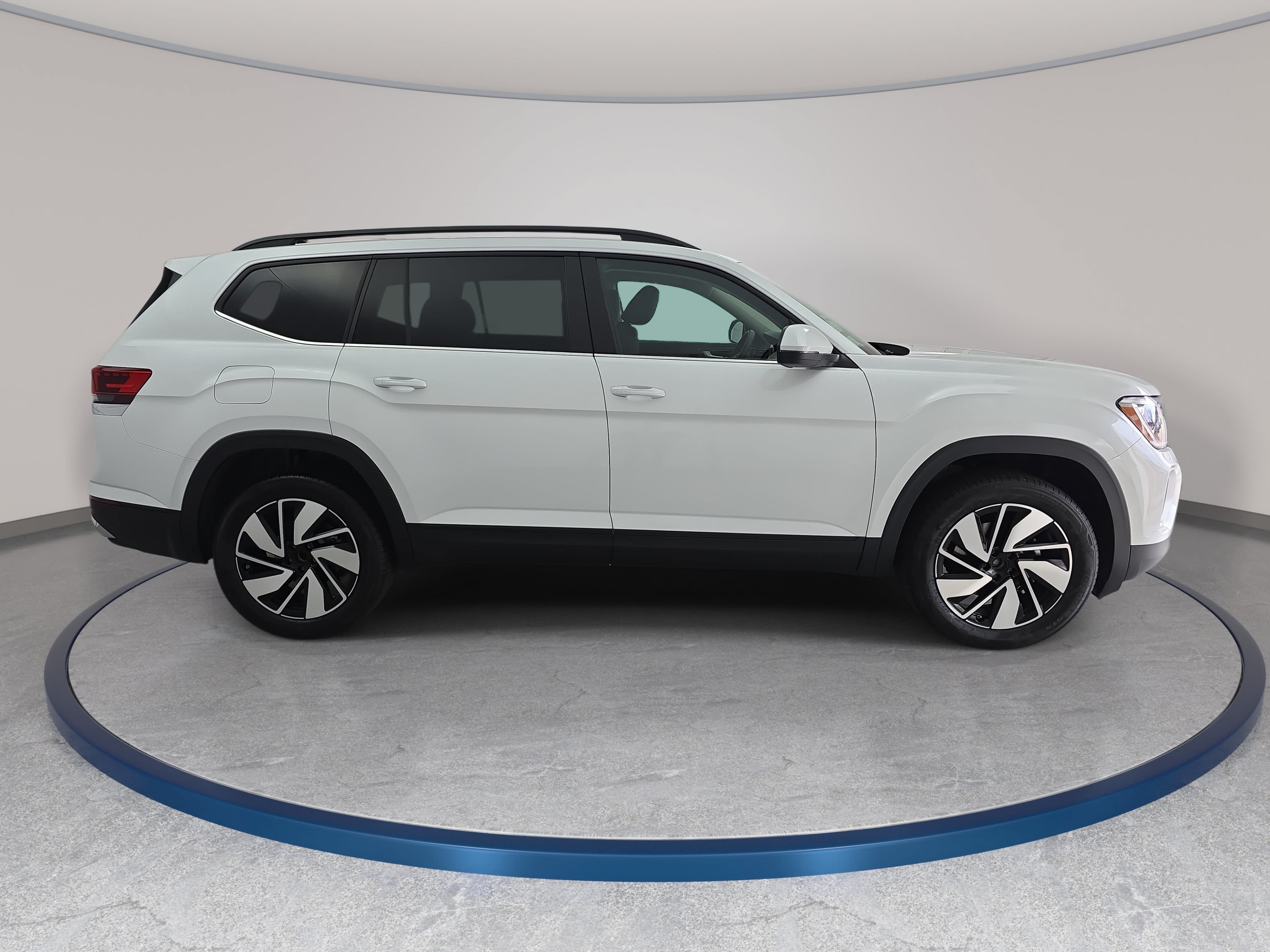 New 2026 Volkswagen Atlas SE FWD image 4