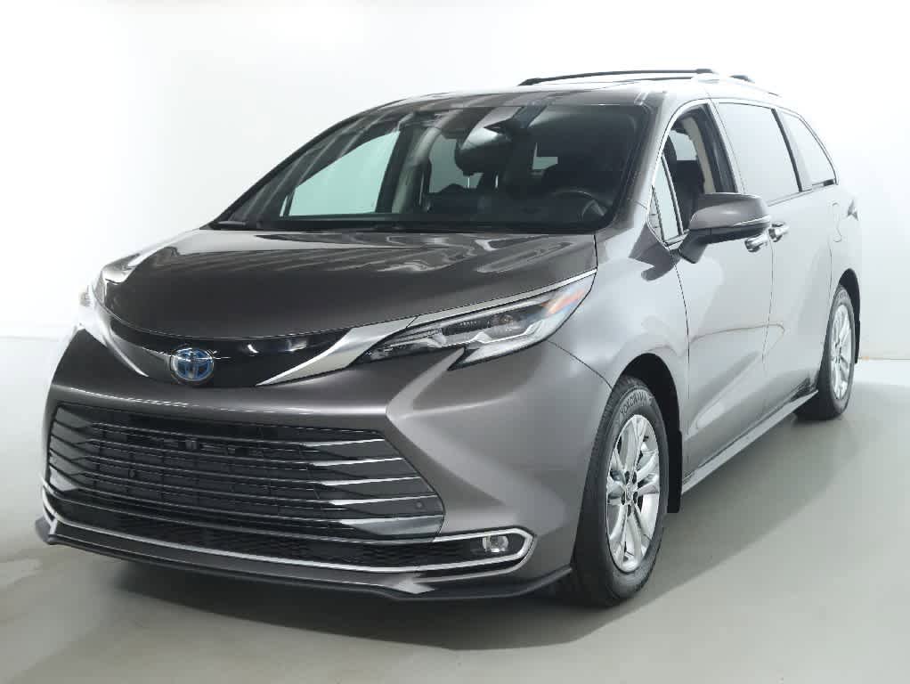 Certified 2022 Toyota Sienna Platinum AWD/4WD image 1
