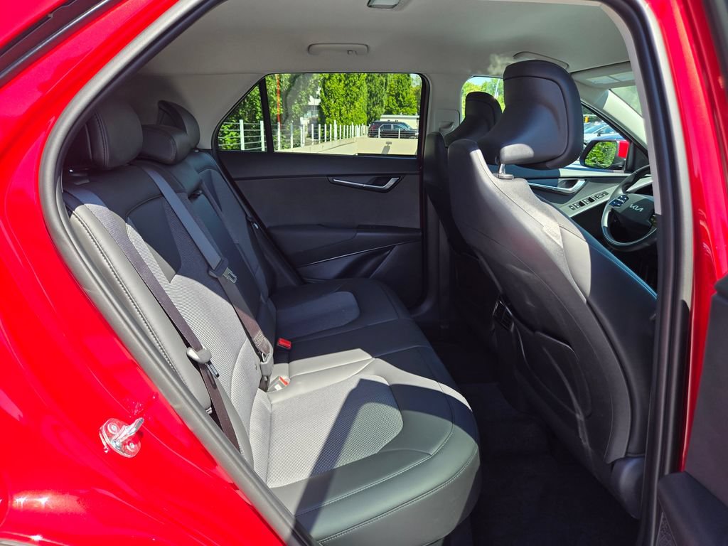 Certified 2025 Kia Niro EX FWD image 12