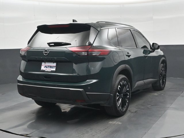 Used 2026 Nissan Rogue Dark Armor FWD image 2