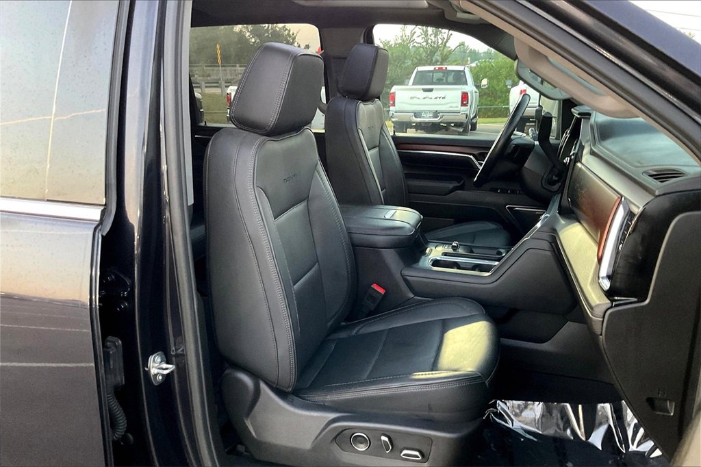 Used 2024 GMC Sierra 2500 Denali w/ Denali Reserve Package image 7