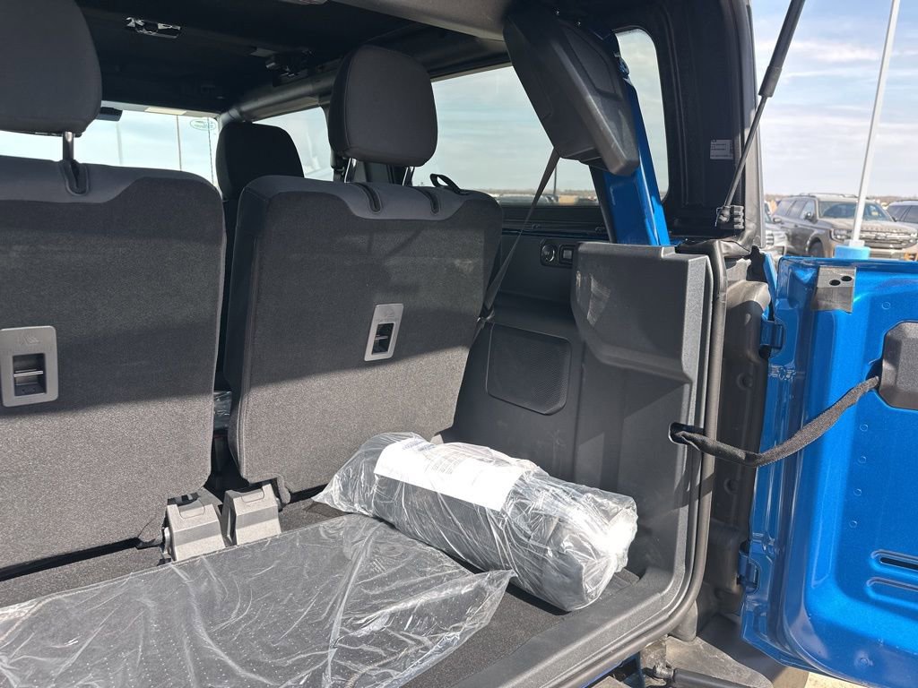 New 2026 Ford Bronco 2-Door AWD/4WD image 21