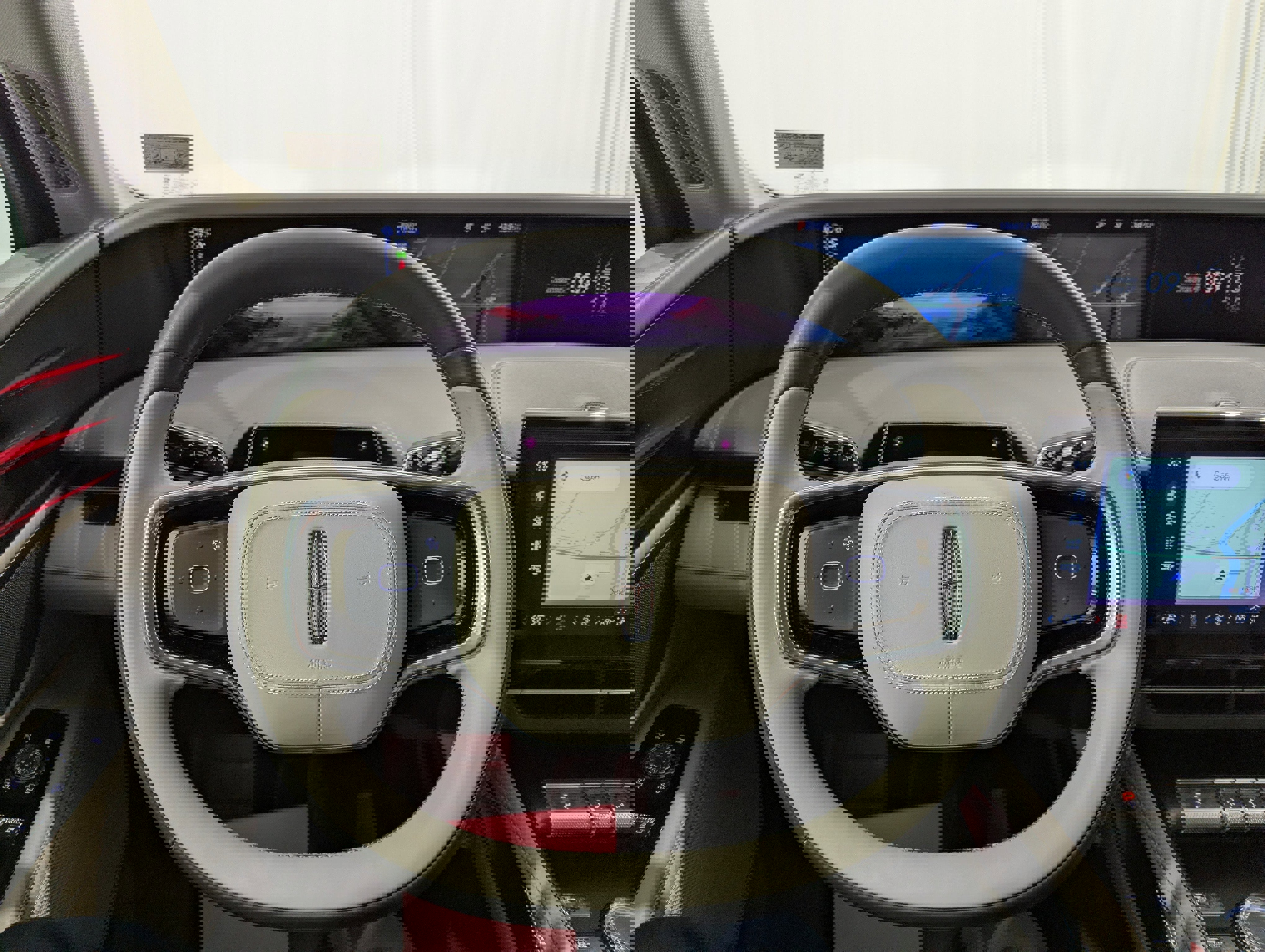 Used 2025 Lincoln Nautilus Premier AWD/4WD image 16