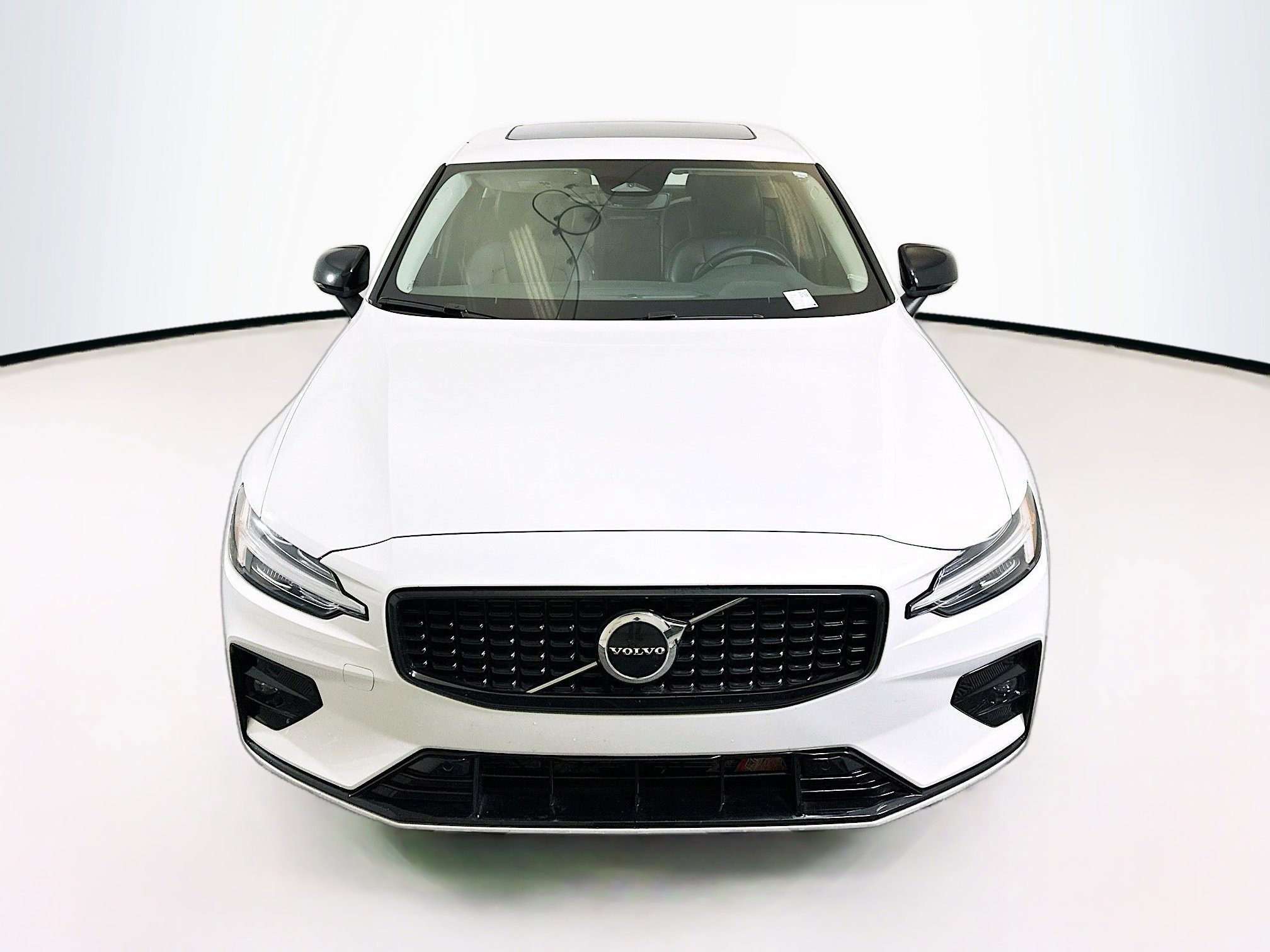 Used 2024 Volvo S60 B5 Core image 2