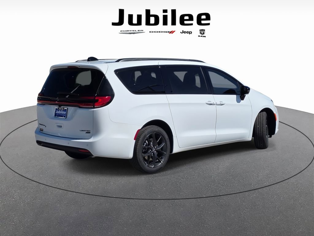 New 2026 Chrysler Pacifica Limited w/ Uconnect Theater Family Group image 5