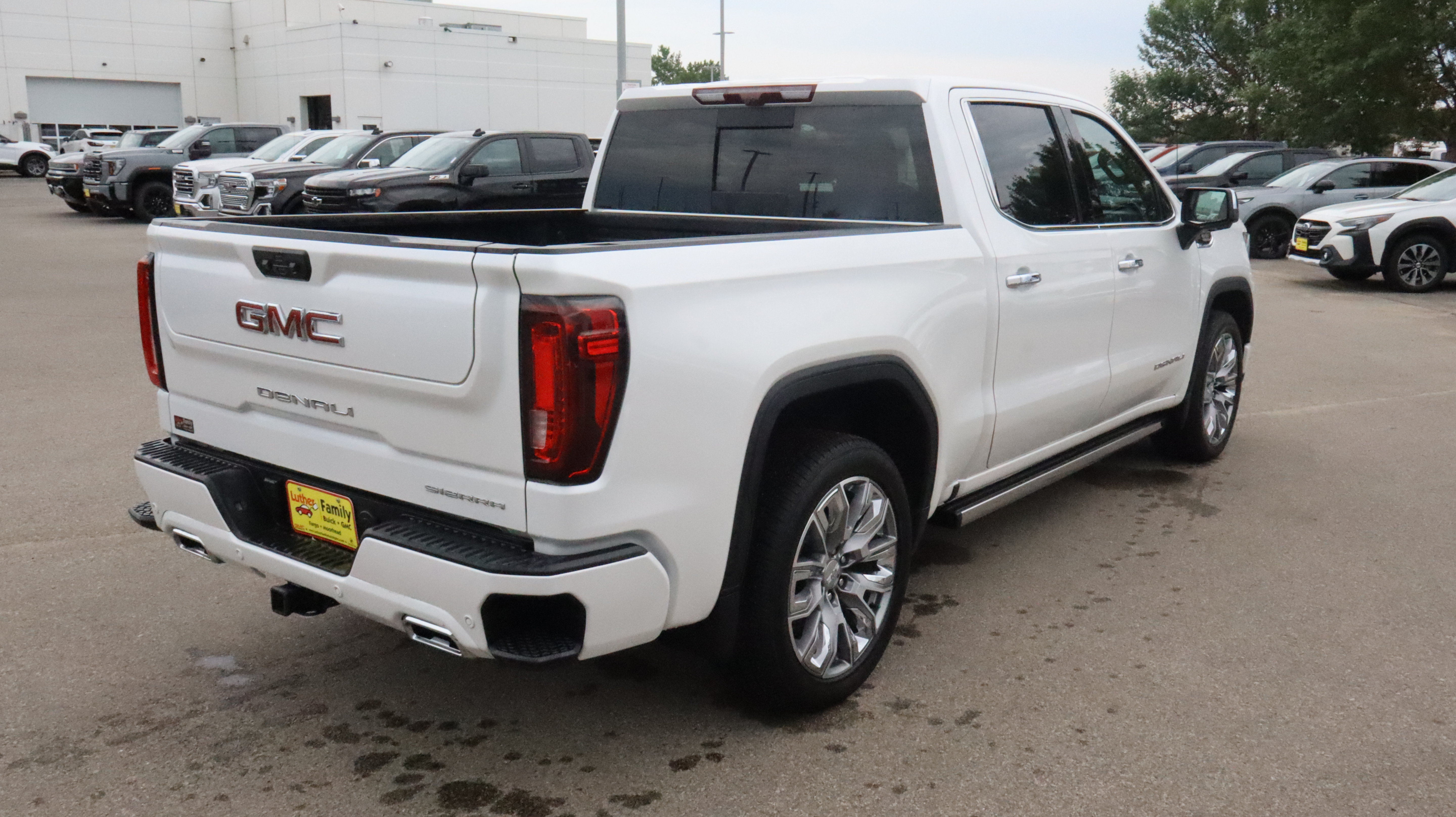 Used 2025 GMC Sierra 1500 Denali AWD/4WD image 7