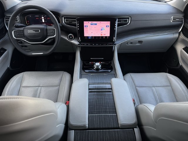 Used 2024 Jeep Wagoneer L Series II w/ Flexible Seating Group RWD image 11