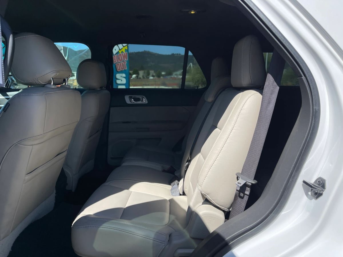 Used 2013 Ford Explorer XLT FWD image 25