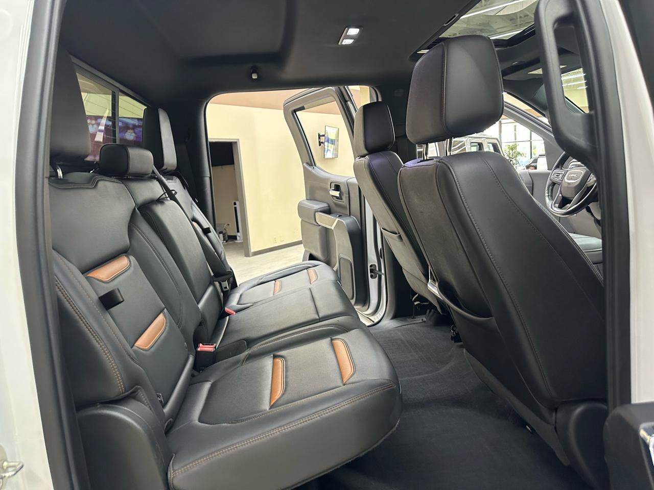 Used 2019 GMC Sierra 1500 AT4 w/ AT4 Premium Package AWD/4WD image 38