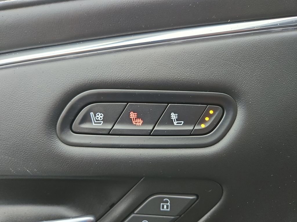 Certified 2024 Cadillac Escalade V w/ LPO, ONYX Package image 17