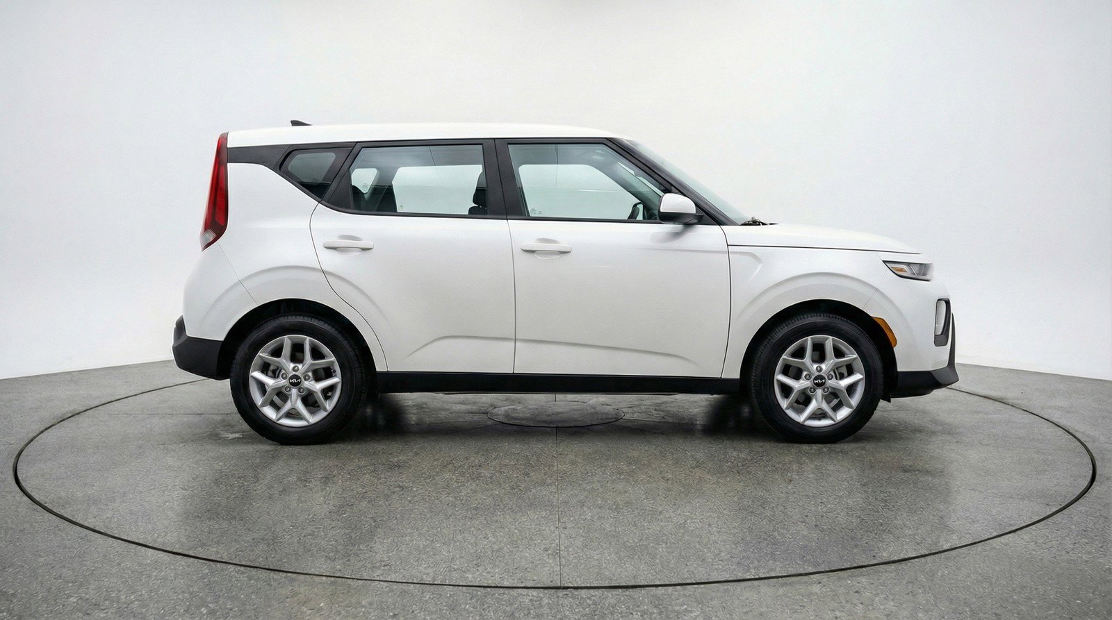Used 2025 Kia Soul LX w/ LX Technology Package image 11