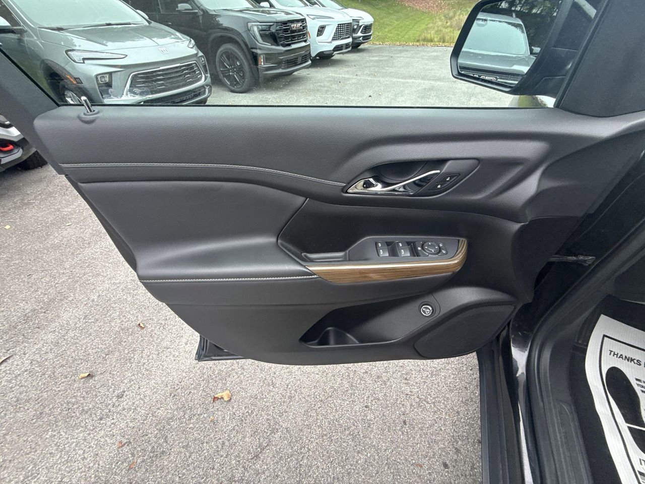 Certified 2023 GMC Acadia SLE w/ Driver Convenience Package image 26