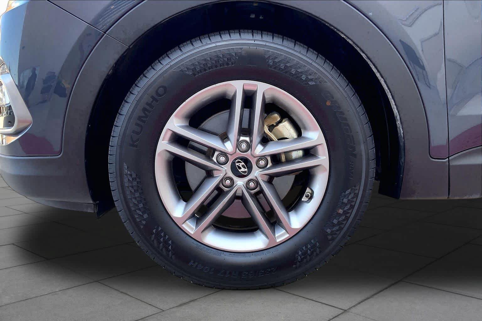 Used 2017 Hyundai Santa Fe Sport FWD image 11