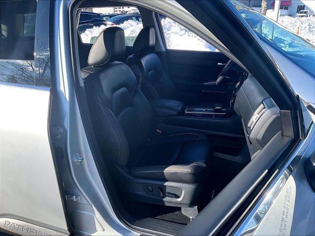 Certified 2024 Nissan Pathfinder SL image 11