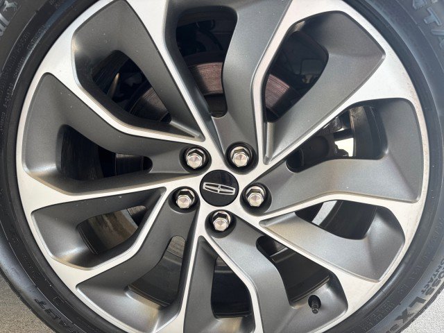 Used 2023 Lincoln Nautilus Reserve AWD/4WD image 5