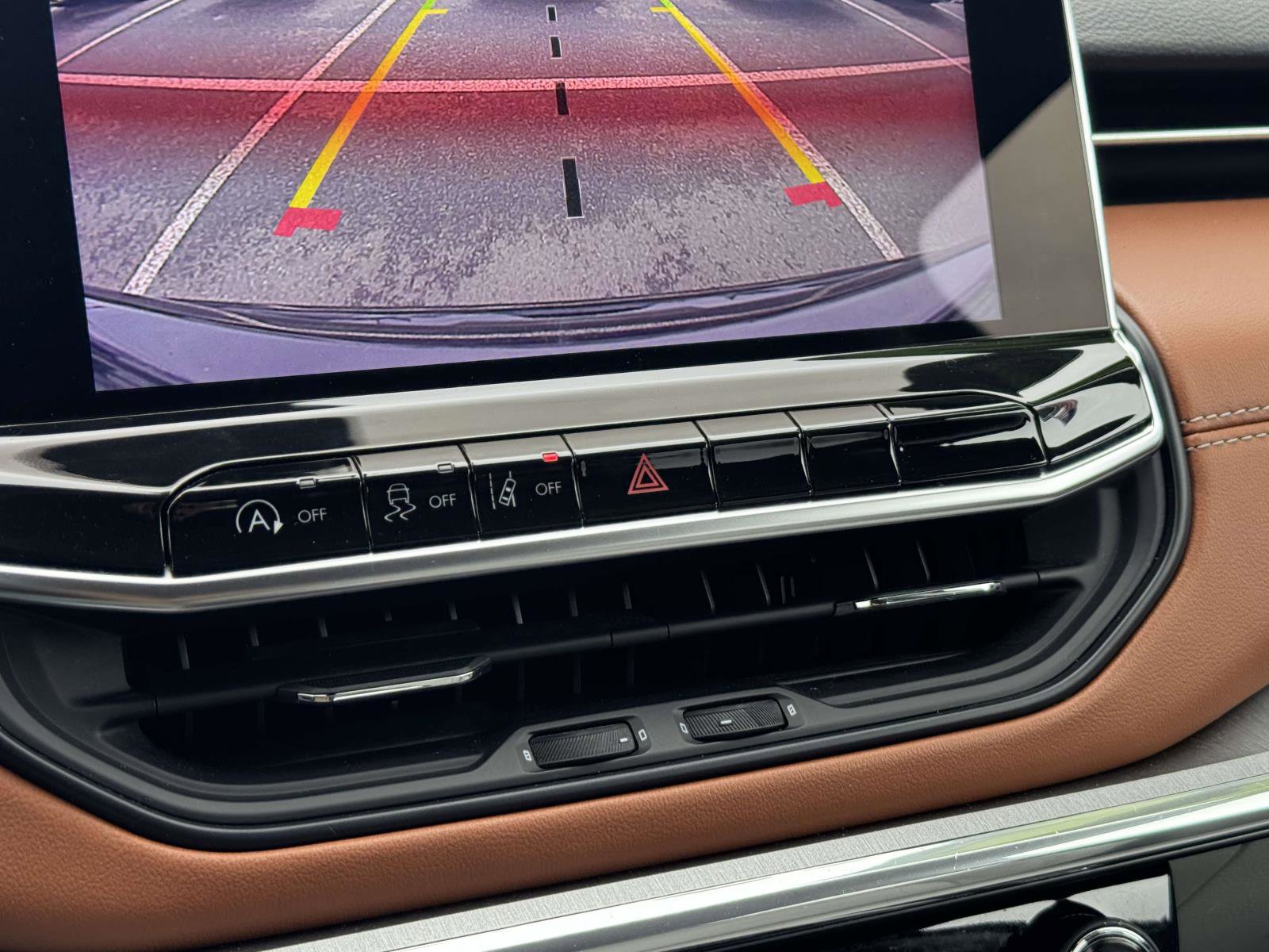 Used 2022 Jeep Compass Limited image 16