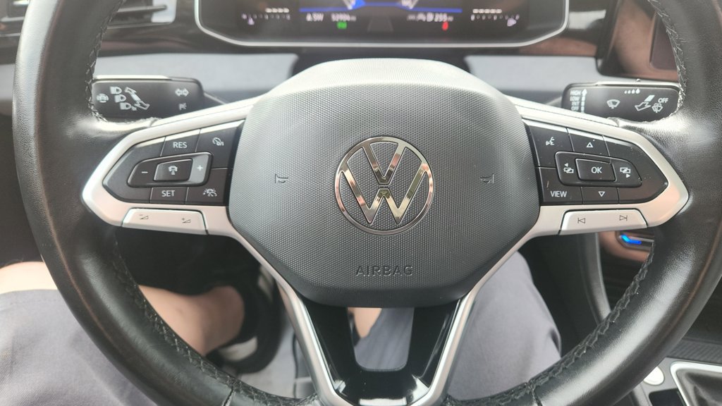 Used 2025 Volkswagen Jetta SE FWD image 23