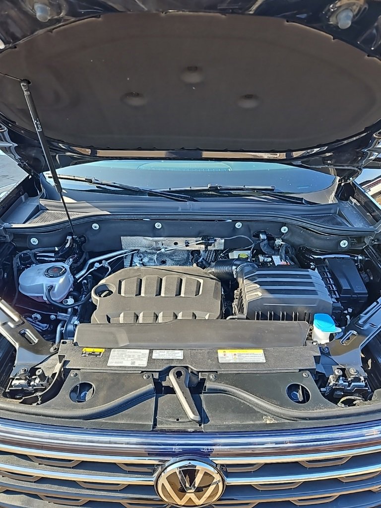 Used 2025 Volkswagen Atlas Peak Edition SE image 10