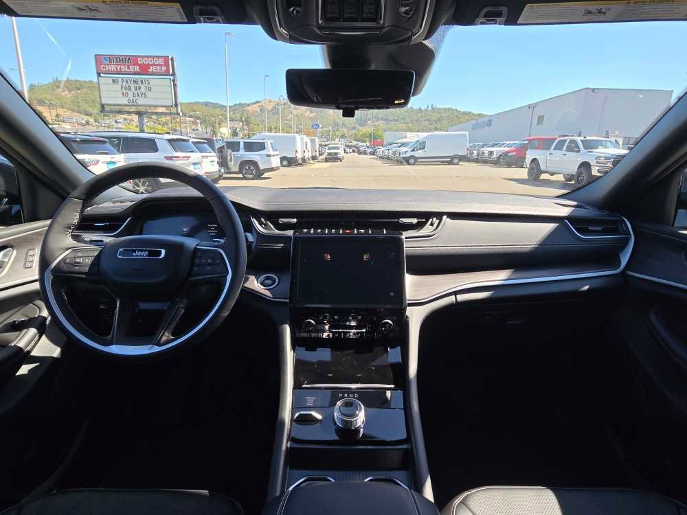 New 2025 Jeep Grand Cherokee Limited image 15