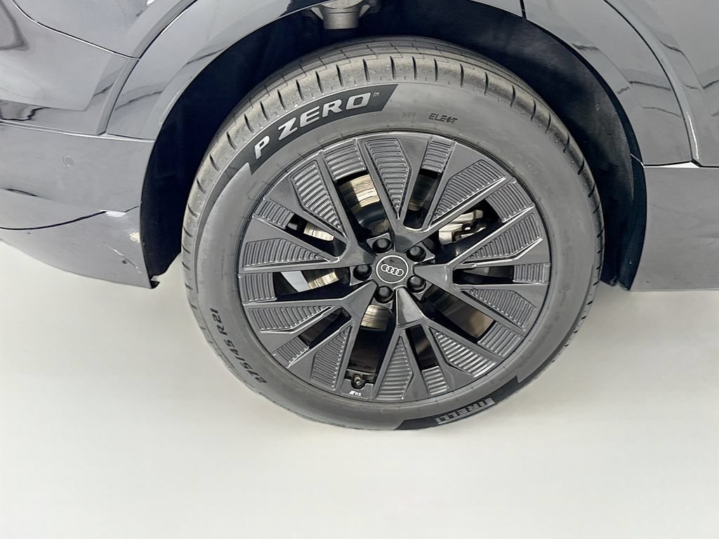 Certified 2024 Audi Q8 e-tron Prestige w/ Prestige Package AWD/4WD image 32