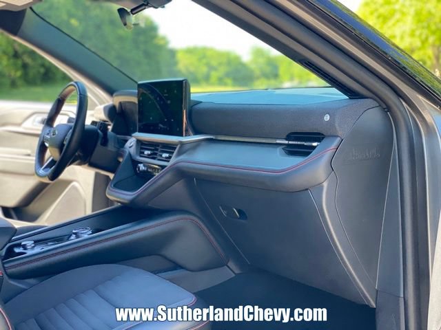 Used 2025 Ford Explorer ST-Line w/ ST-Line Street Pack AWD/4WD image 19