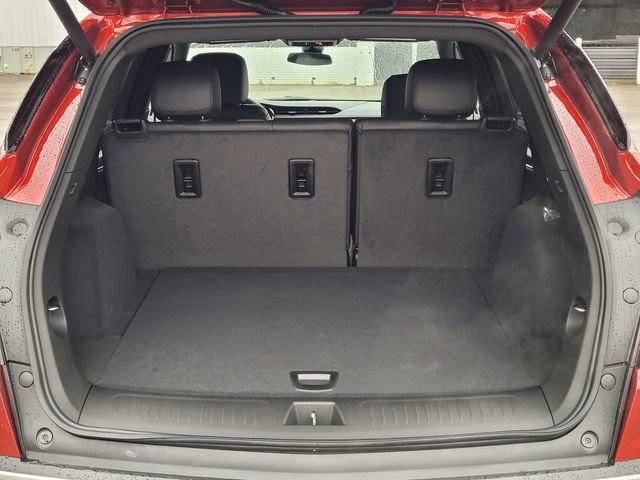 New 2026 Cadillac XT5 Luxury w/ LPO, ONYX Package image 9