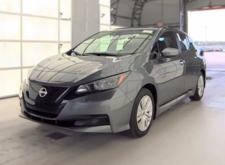 Used 2025 Nissan Leaf S FWD image 1