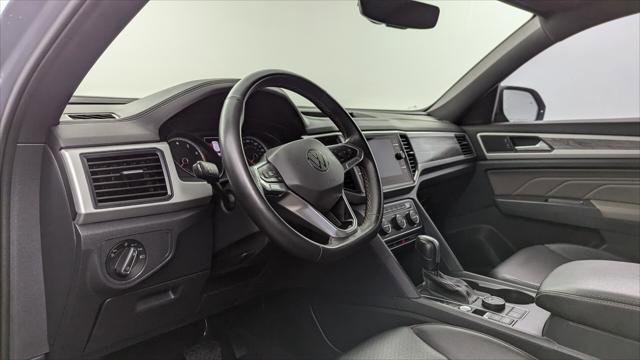 Used 2021 Volkswagen Atlas Cross Sport SE w/ Panoramic Sunroof Package image 22