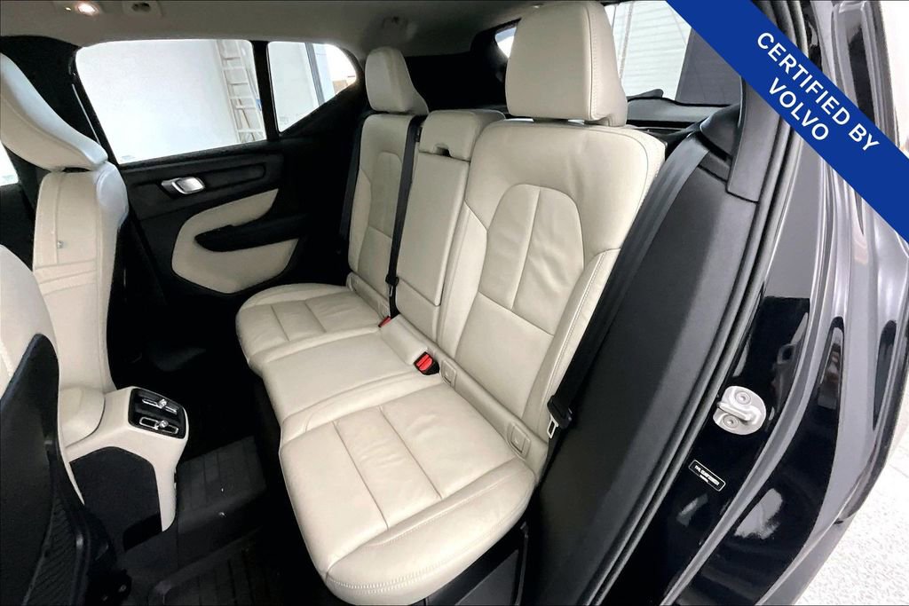 Used 2023 Volvo XC40 B5 Plus w/ Protection Package Premier image 35