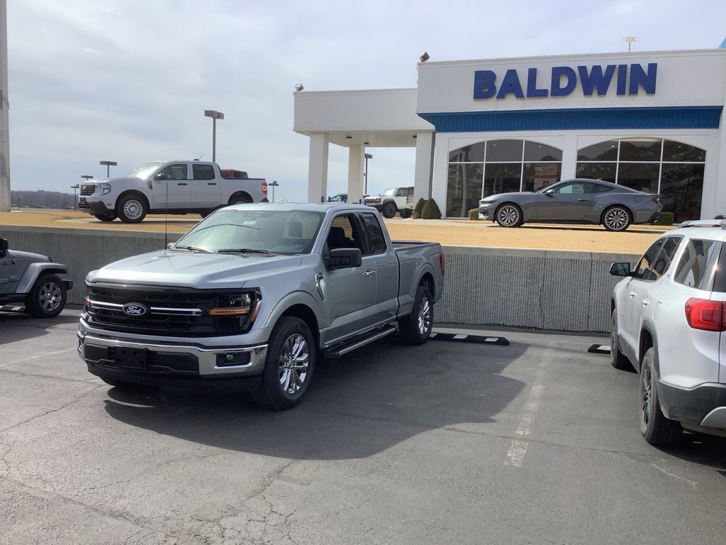 New 2026 Ford F150 XLT w/ XLT Chrome Appearance Package RWD image 3
