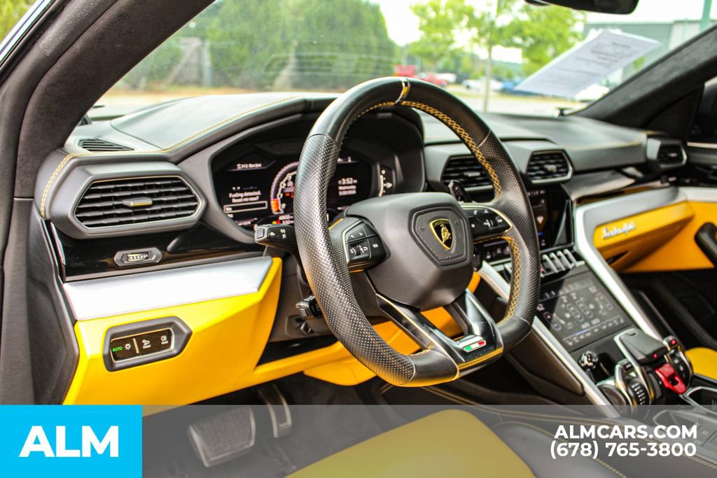 Used 2020 Lamborghini Urus AWD/4WD image 23