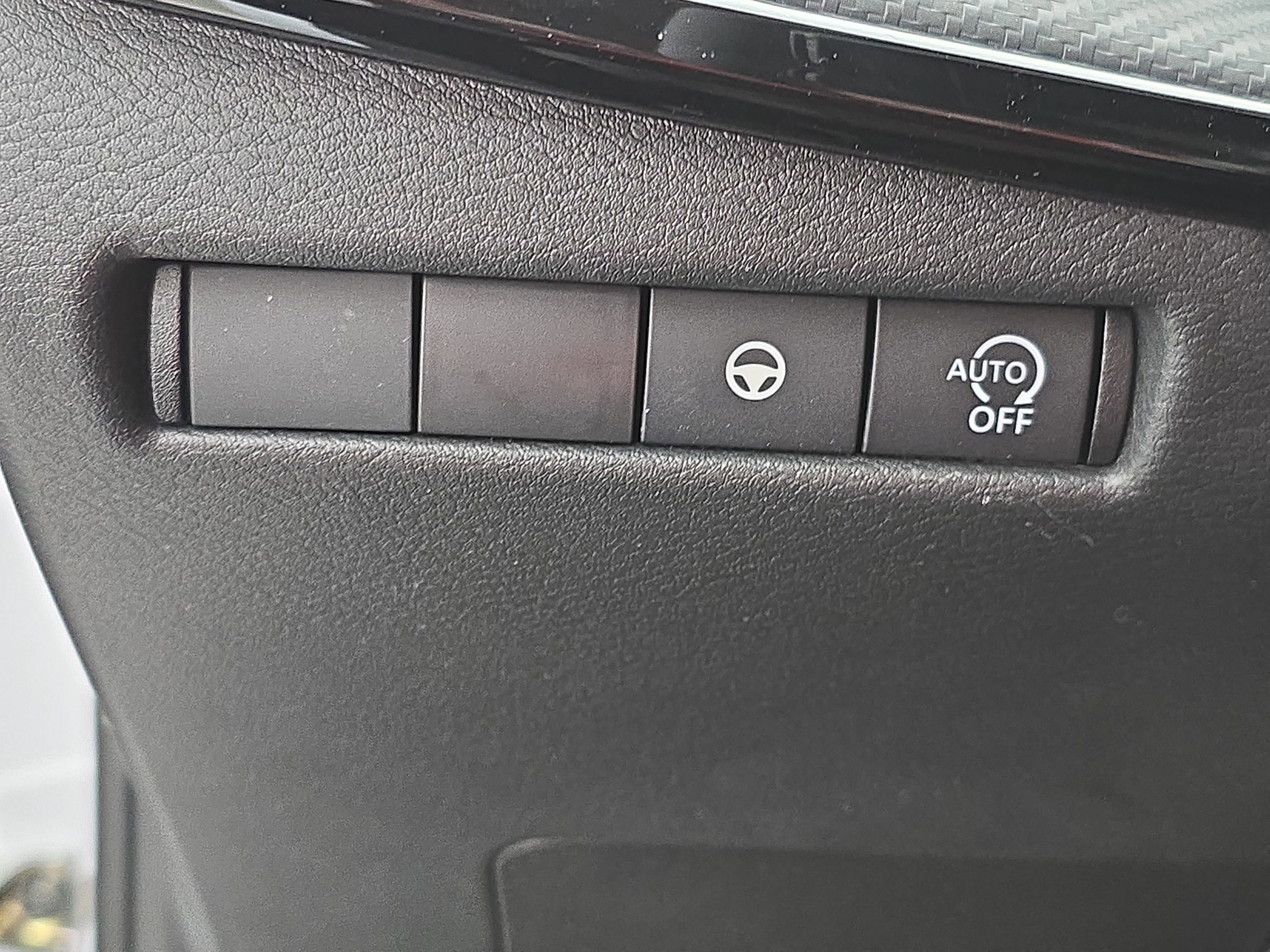 New 2026 Nissan Kicks SR FWD image 25