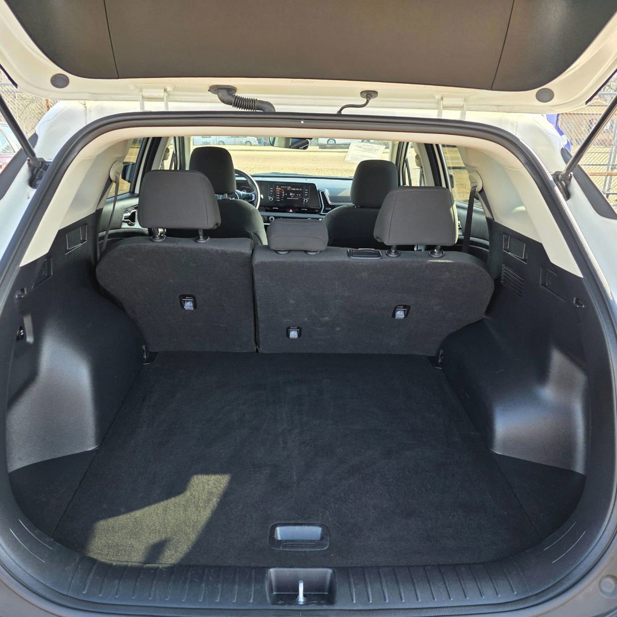 Used 2024 Kia Sportage LX image 11