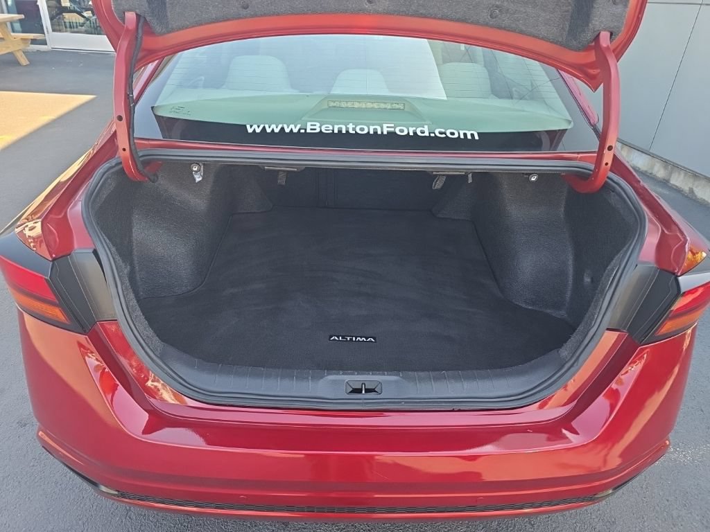 Used 2025 Nissan Altima 2.5 SV FWD image 9