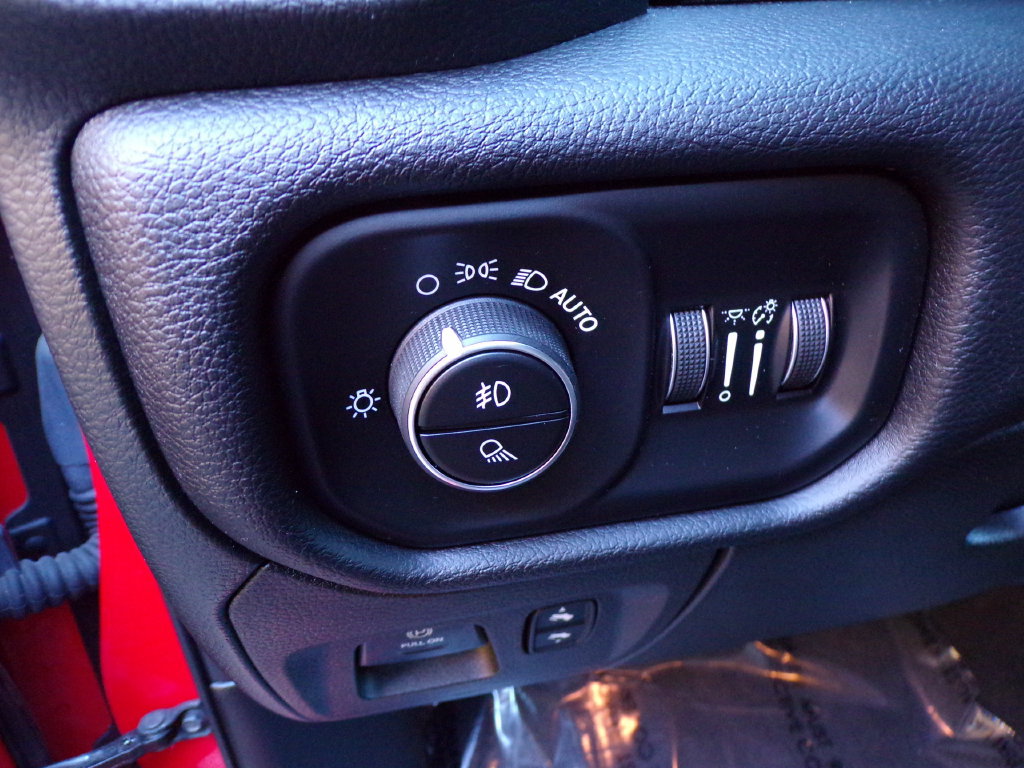 Used 2019 RAM 1500 Rebel w/ Rebel Level 2 Equipment Group AWD/4WD image 18