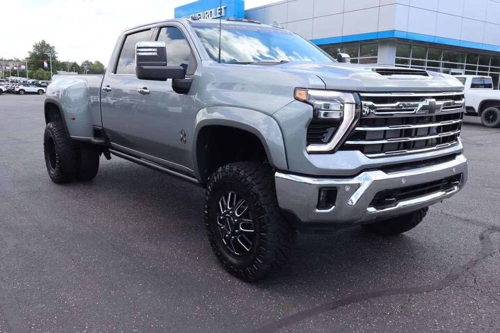 New 2026 Chevrolet Silverado 3500 LTZ w/ LTZ Plus Package AWD/4WD image 2