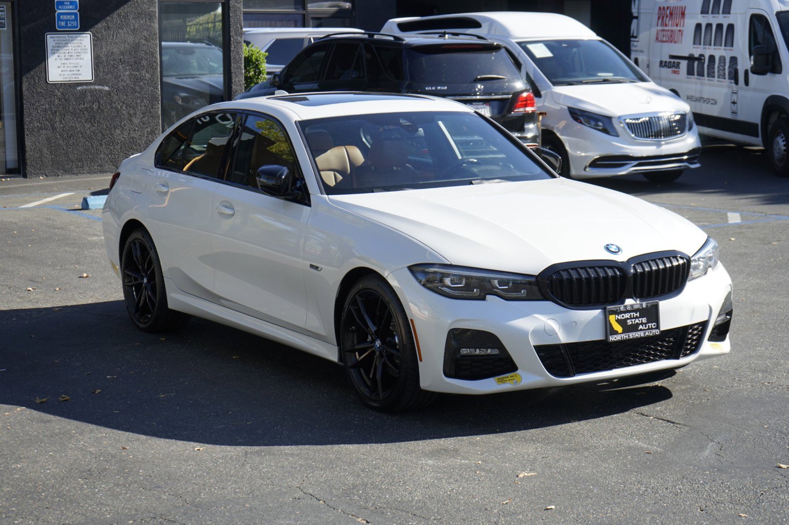 Used 2022 BMW 330e w/ M Sport Package image 7