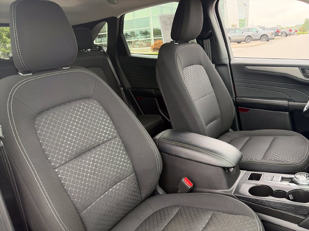 Used 2024 Ford Escape Active w/ Tech Pack #1 AWD/4WD image 13