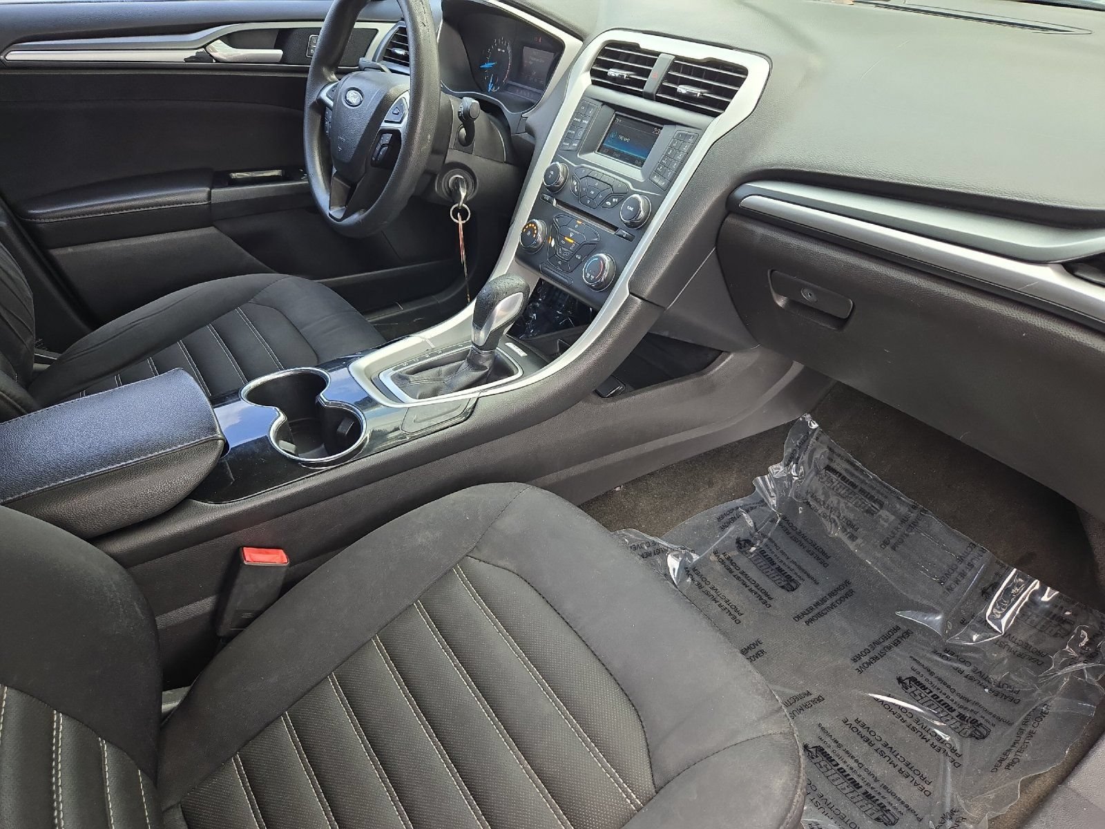 Used 2015 Ford Fusion SE FWD image 14