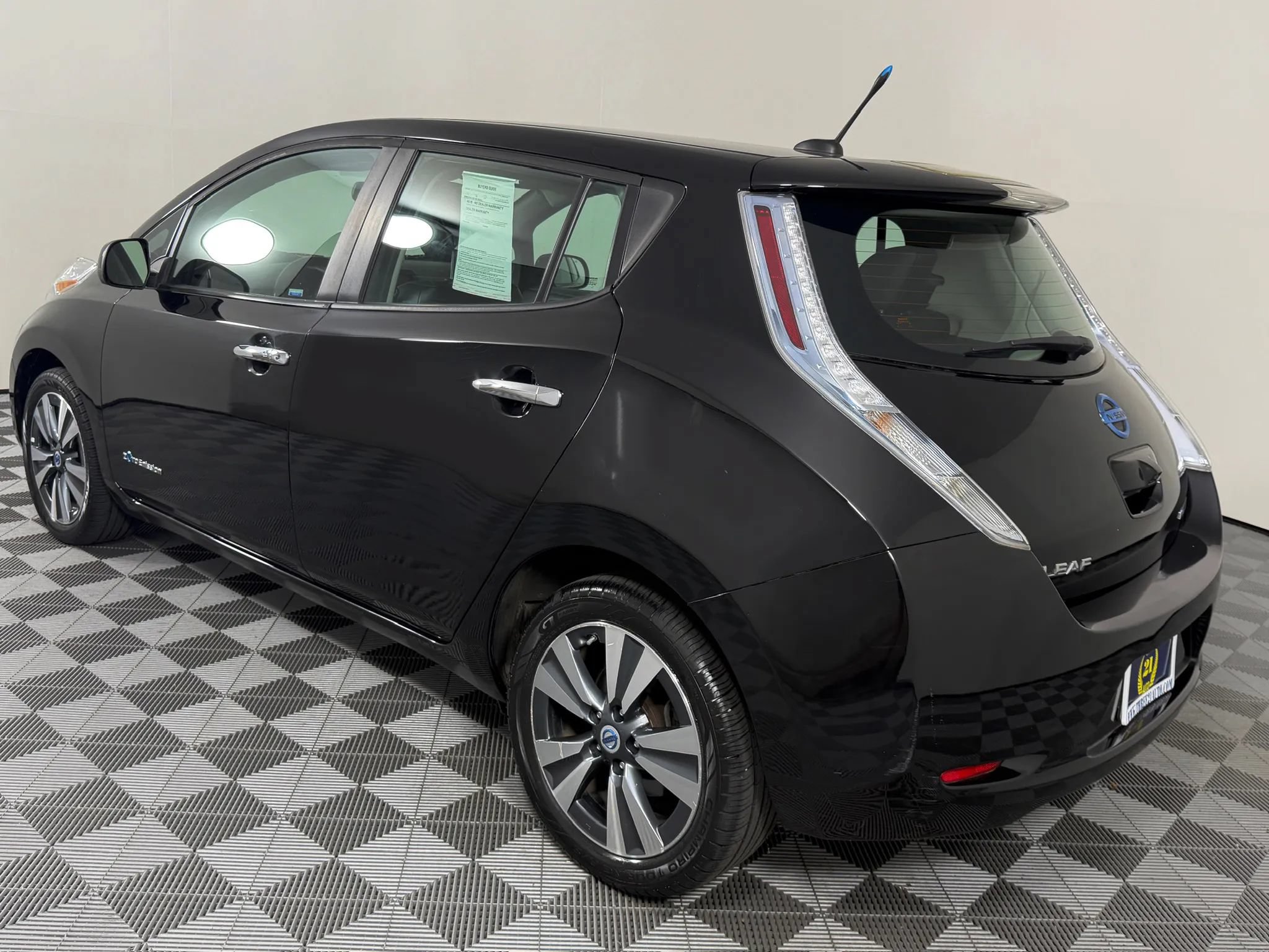 Used 2013 Nissan Leaf SL w/ Premium Pkg FWD image 7