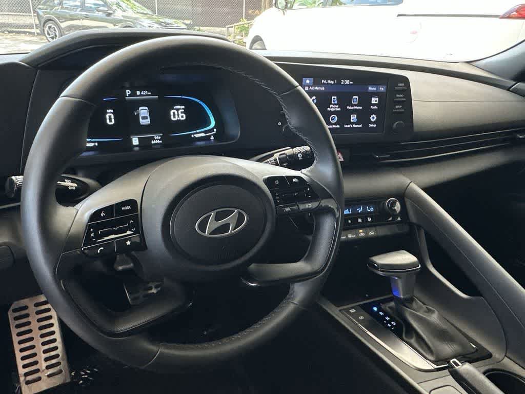 Used 2025 Hyundai Elantra Sport FWD image 13