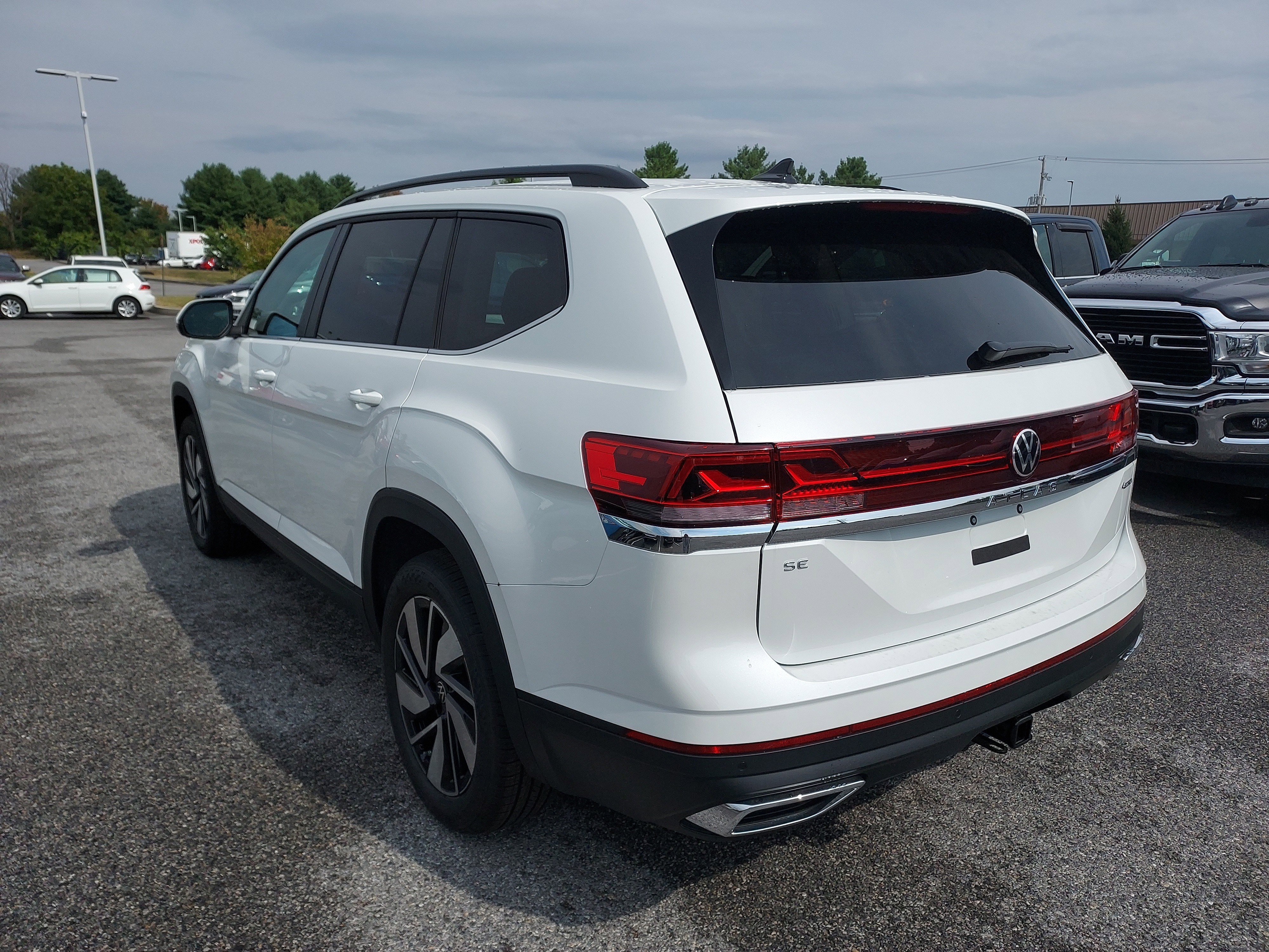 New 2026 Volkswagen Atlas SE image 7