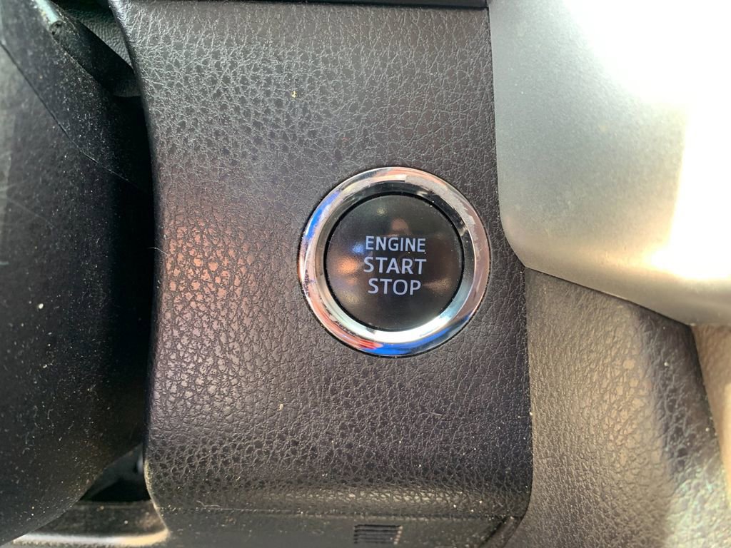 Used 2018 Toyota Highlander Limited image 29