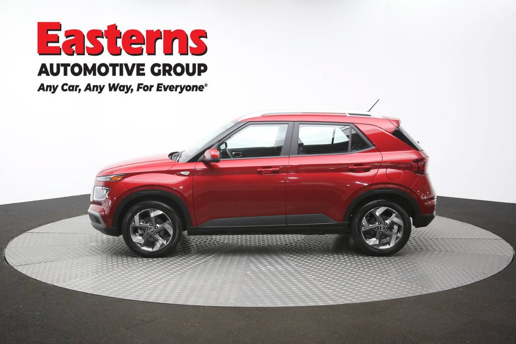 Used 2025 Hyundai Venue SEL FWD image 61