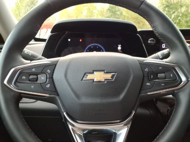 Used 2025 Chevrolet Trax LT w/ Driver Confidence Package FWD image 24
