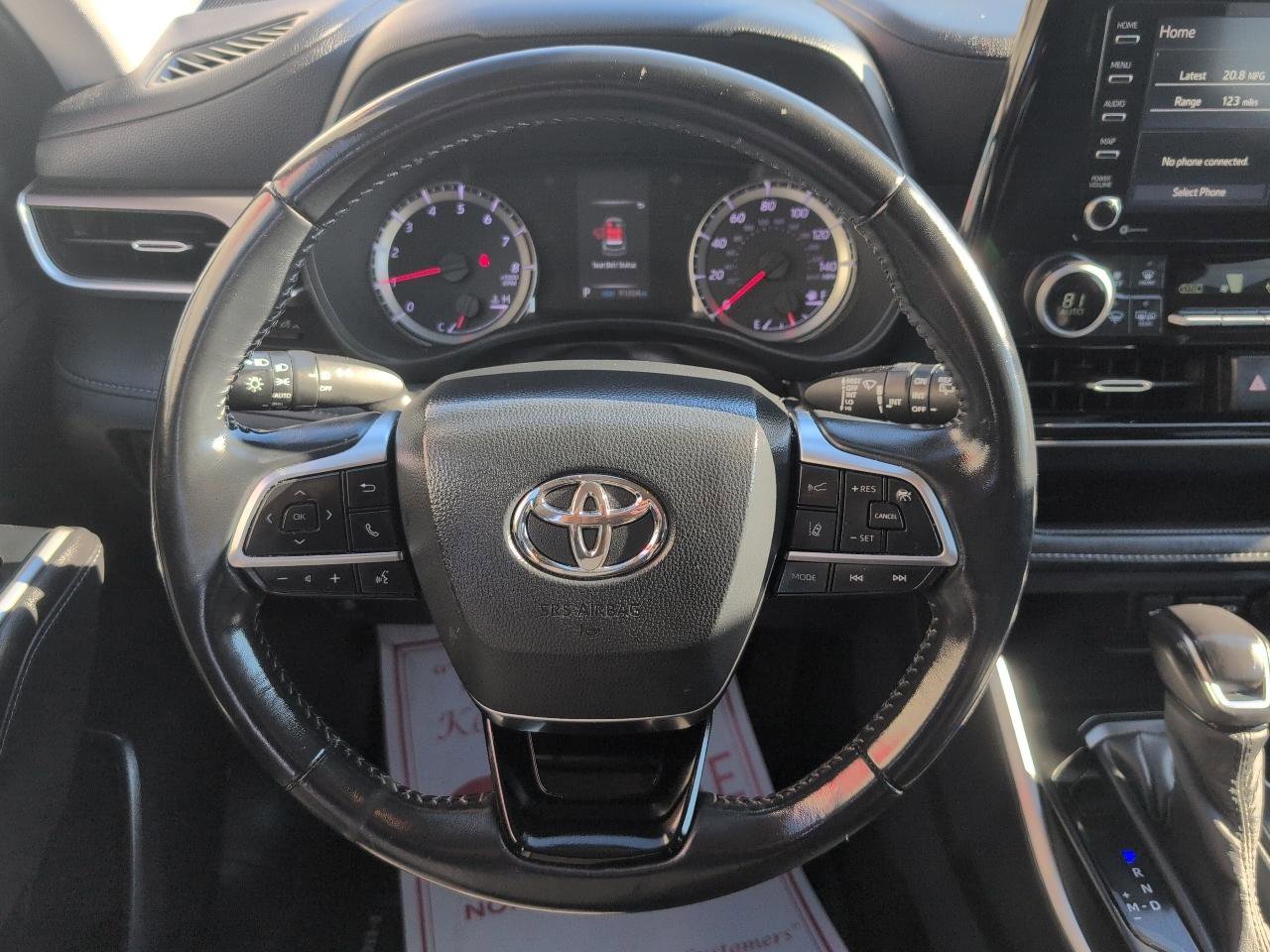 Used 2020 Toyota Highlander LE image 15