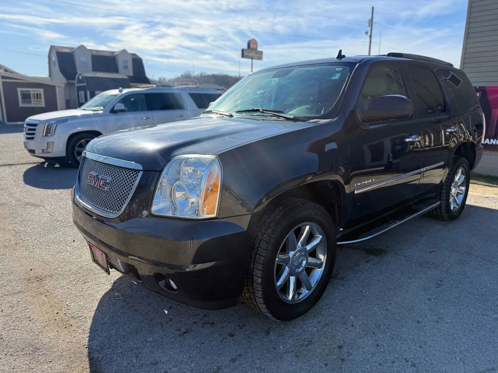 Used 2011 GMC Yukon Denali image 9